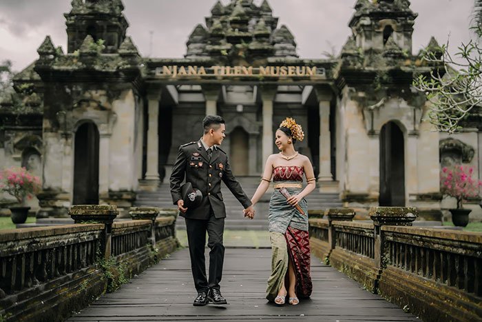 Pawiwahan : Briptu Roni & Ni Luh Putu Suantini