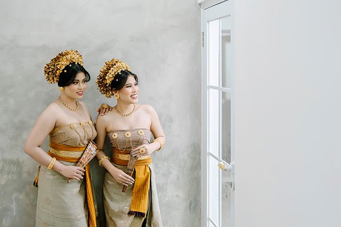 Mepandes : Rika & Sintya