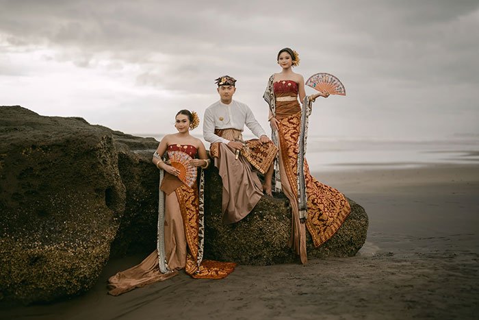 Metatah : Keluarga Pak Ayuk & Pak Wahyuni